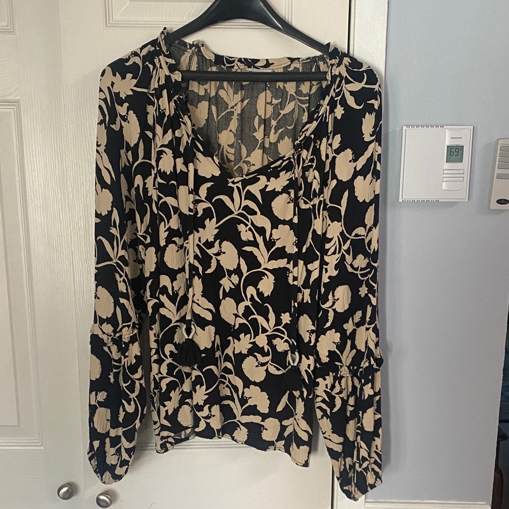 Knox Rose Black and Cream Floral Blouse